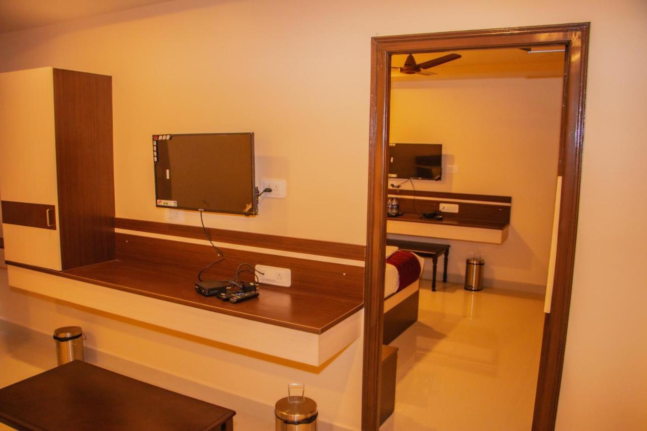 Hotel Mountview Comforts Tirupati Zewnętrze zdjęcie