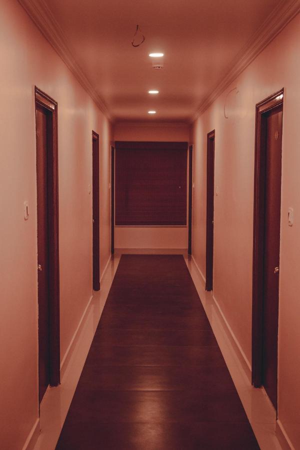 Hotel Mountview Comforts Tirupati Zewnętrze zdjęcie