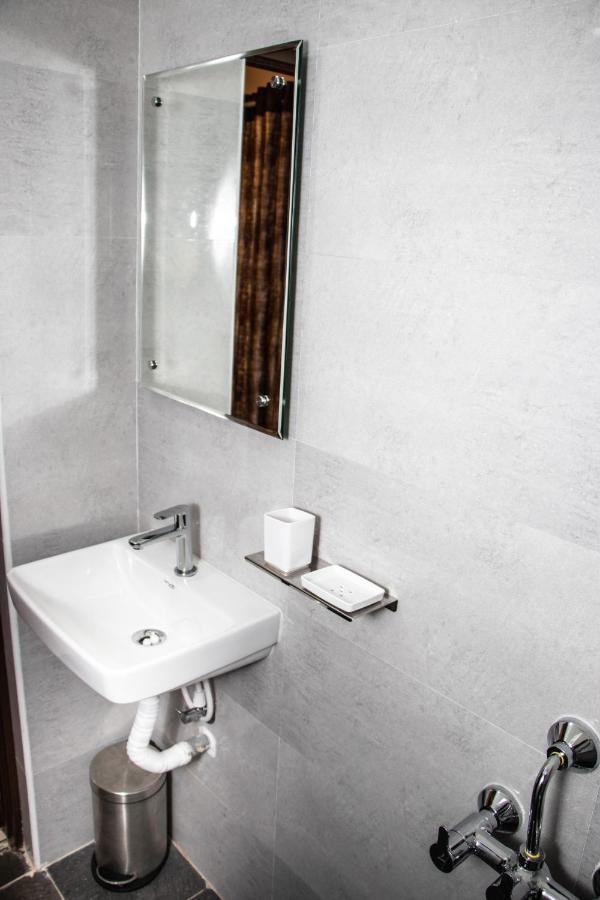 Hotel Mountview Comforts Tirupati Zewnętrze zdjęcie