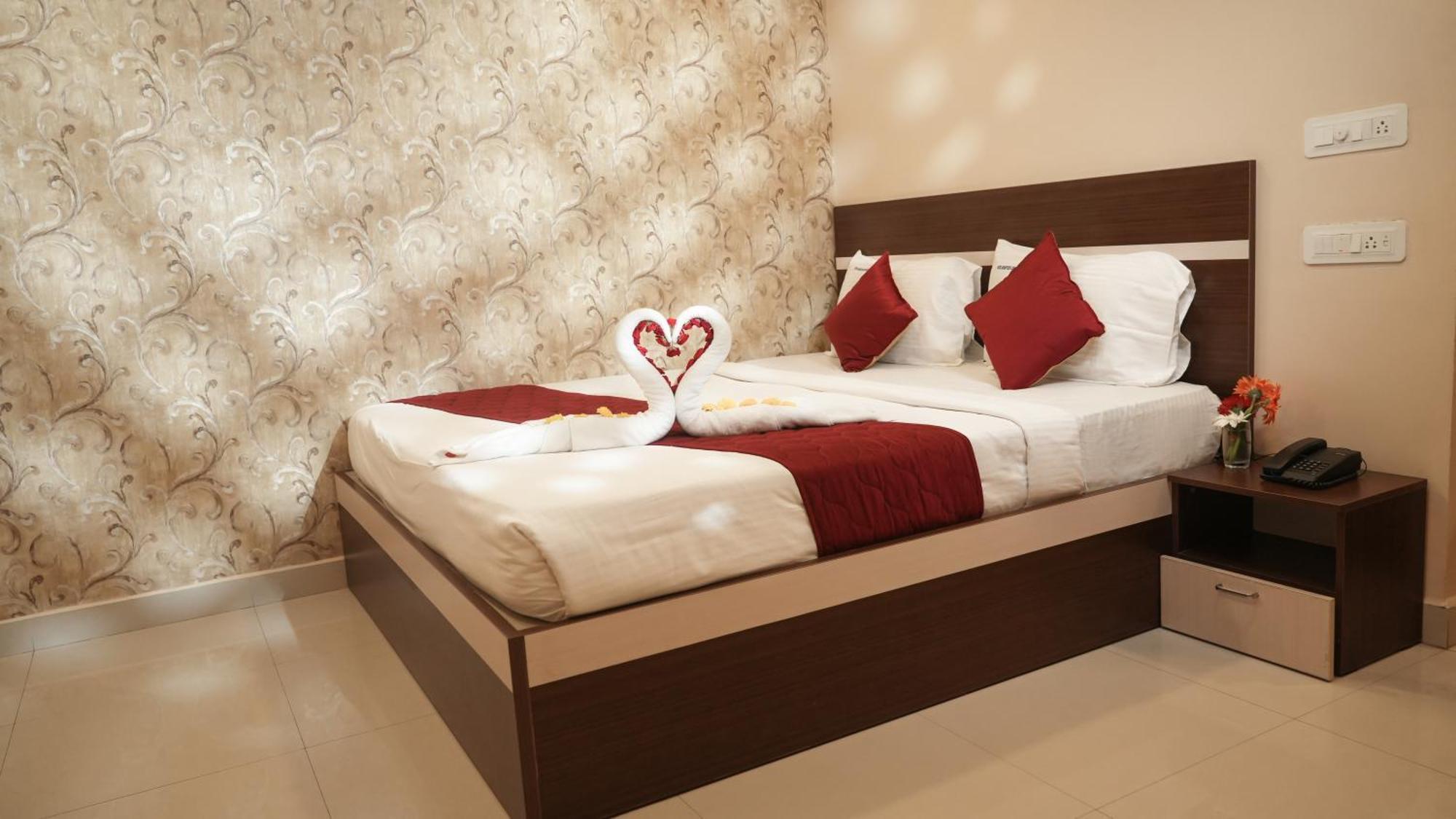 Hotel Mountview Comforts Tirupati Zewnętrze zdjęcie