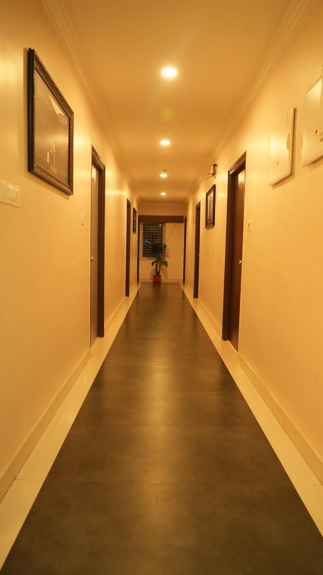 Hotel Mountview Comforts Tirupati Zewnętrze zdjęcie