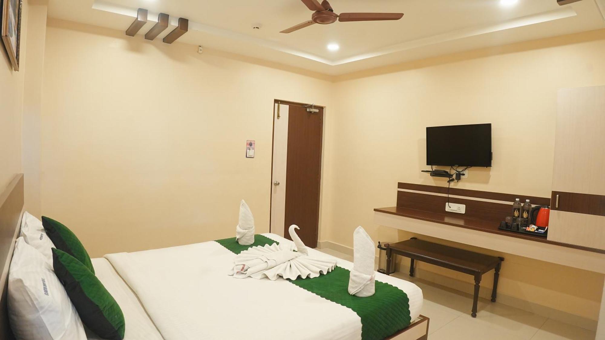 Hotel Mountview Comforts Tirupati Zewnętrze zdjęcie